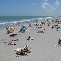Photo of the crowd near the Cocoa Beach Pier.