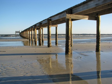 Beachhouse Lodge dock on an extremely low December tide.