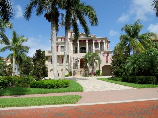 Typical Barefoot Preserve home.