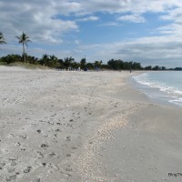 Question: Clearwater Sand Key Beach vs Captiva Island–Which has a Better Beach? Captiva Beach, looking south.